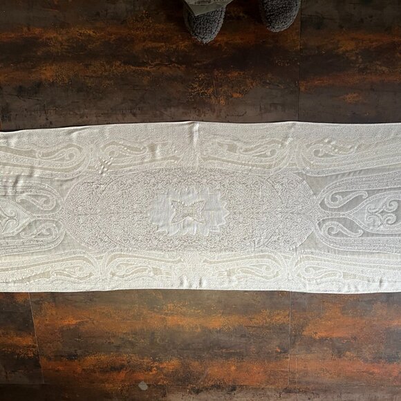 NWT Vince Camuto Extra Long Light Grey Metallic Scarf/Wrap with Fringe - Picture 6 of 11